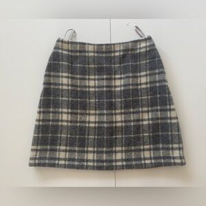 Uniqlo Gray and Cream Plaid  Skirt 🩶